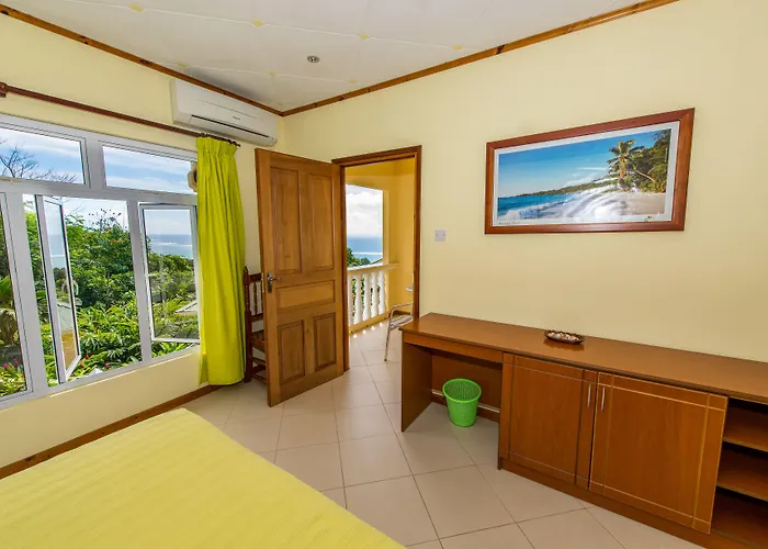 East Horizon Self Catering Au Cap (Mahe)